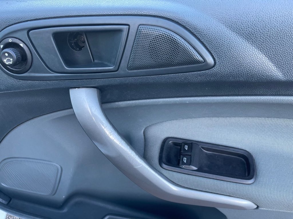 Used Ford Fiesta 2010 for sale - 77049027: Photo 10