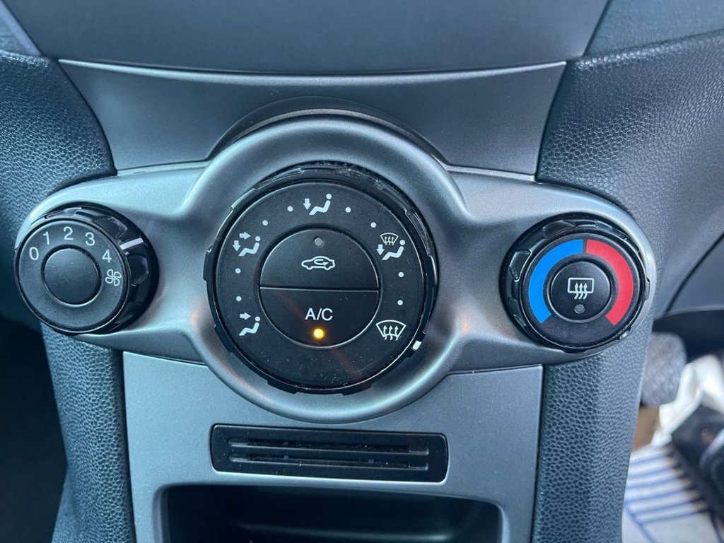 Used Ford Fiesta 2010 for sale - 77049027: Photo 13