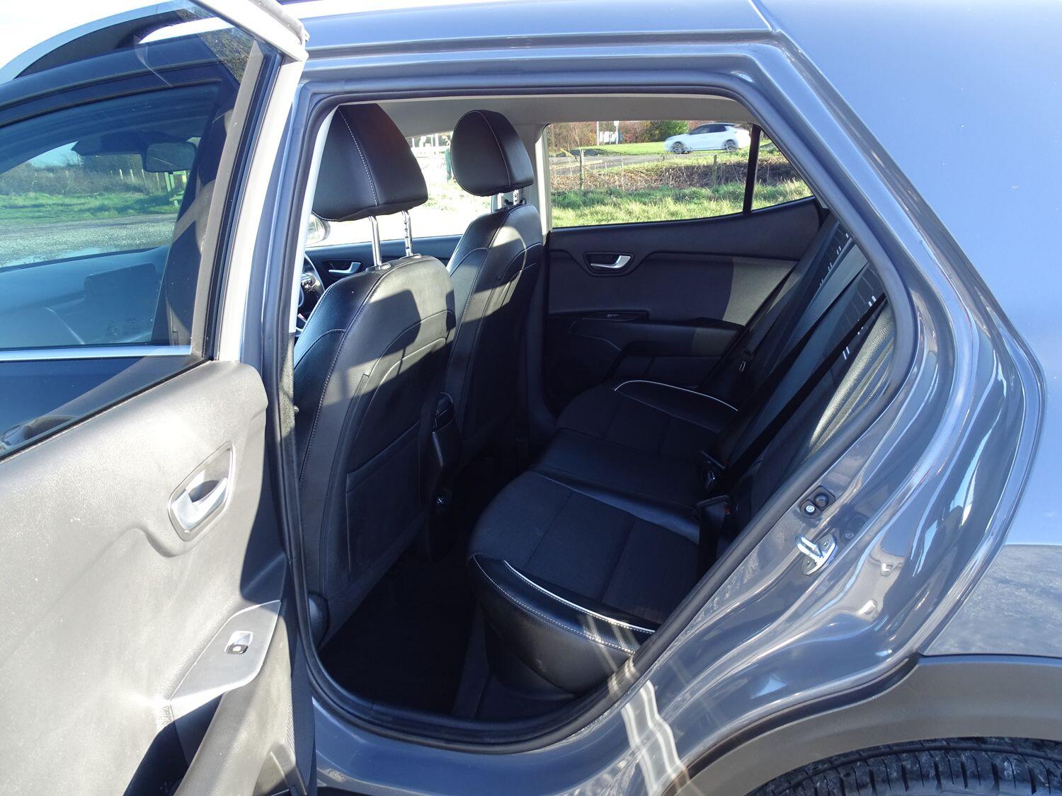 Used Kia Stonic 2022 for sale - 76742391: Photo 13