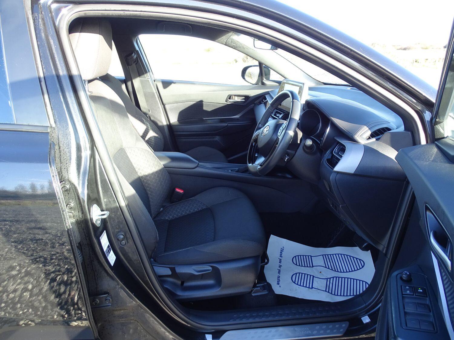 Used Toyota C-HR 2022 for sale - 78171115: Photo 9