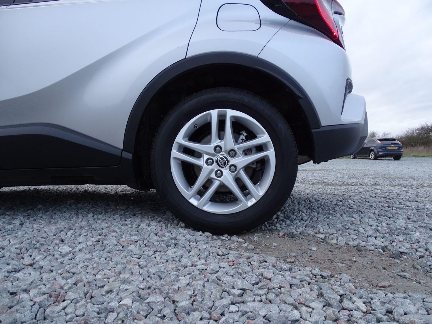 Used Toyota C-HR 2023 for sale - 76912834: Photo 11