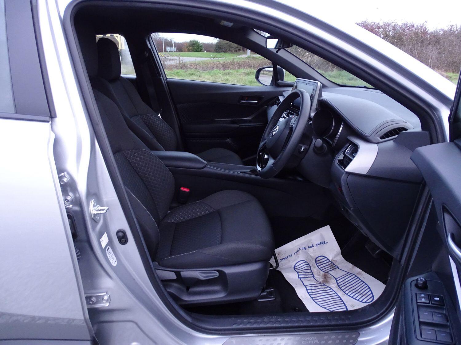 Used Toyota C-HR 2023 for sale - 76912834: Photo 19