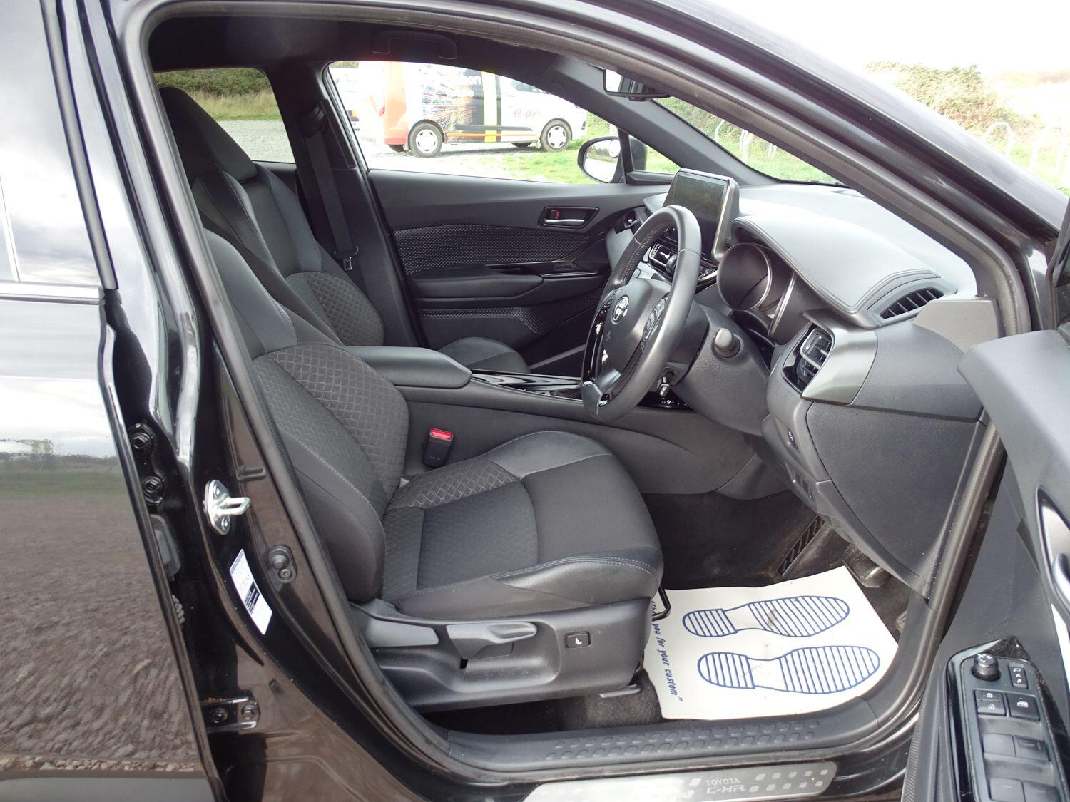 Used Toyota C-HR 2022 for sale - 76337397: Photo 9