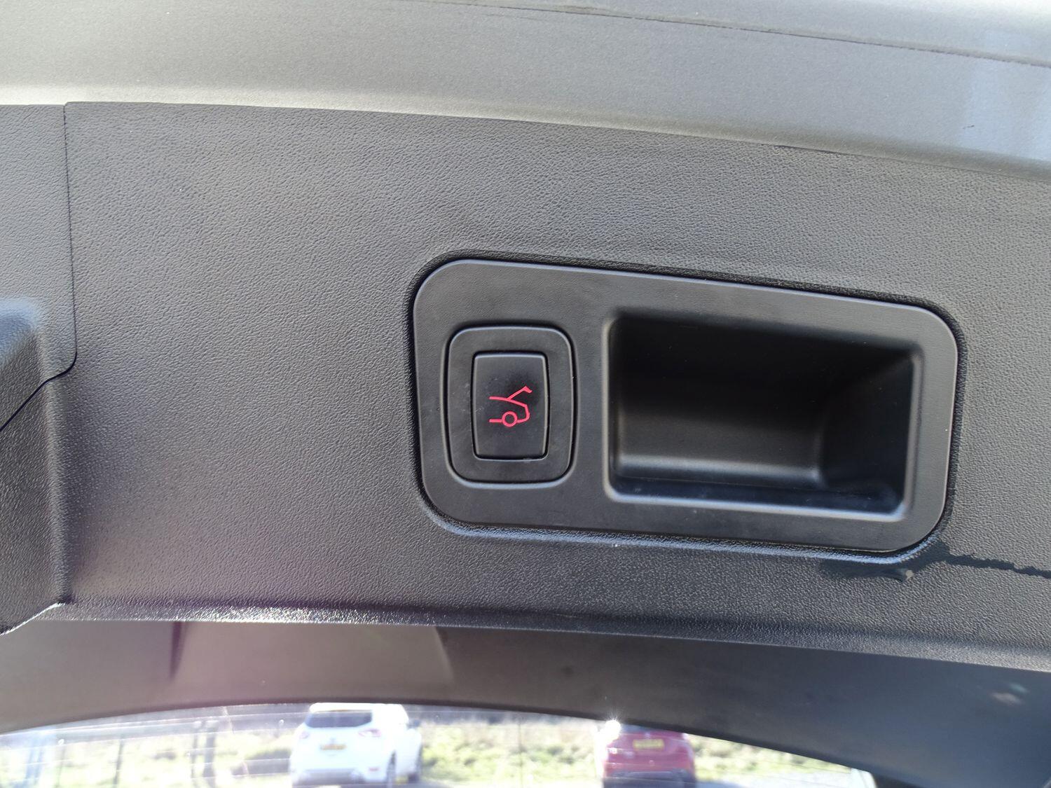 Used Tesla Model S 2018 for sale - 77994331: Photo 14