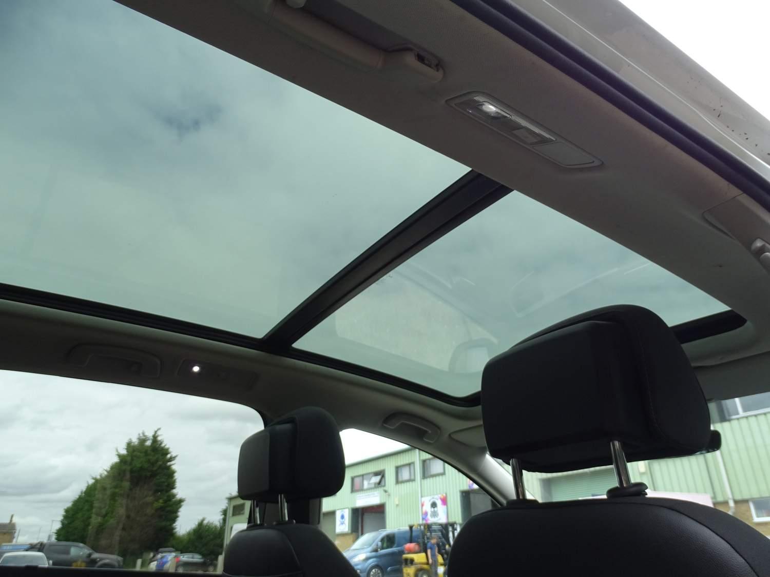 Used Volkswagen Touran 2020 for sale - 76990395: Photo 19