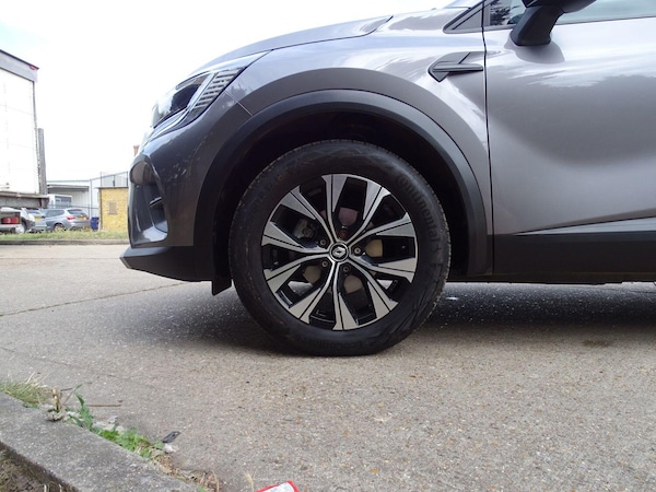Used Renault Captur 2023 for sale - 75600701: Photo 12