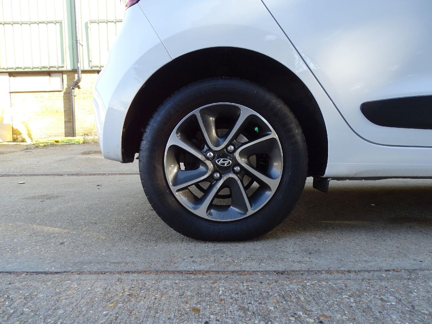 Used Hyundai i10 2018 for sale - 76108857: Photo 10