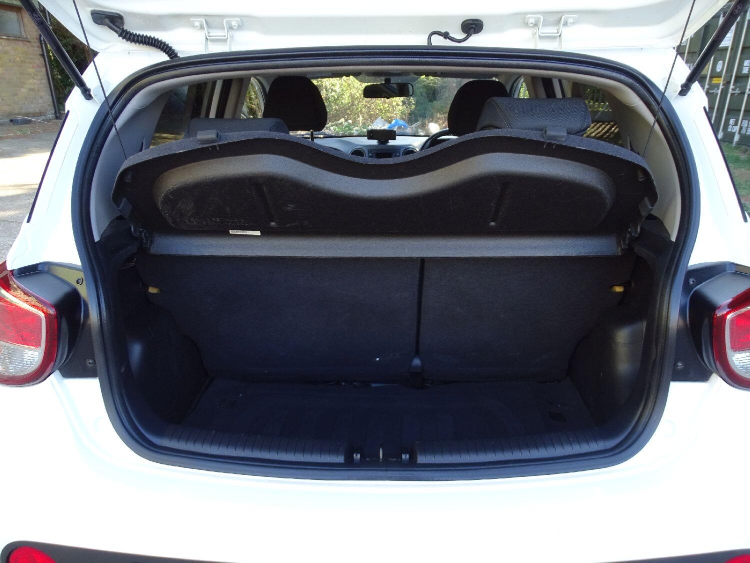 Used Hyundai i10 2018 for sale - 76108857: Photo 15