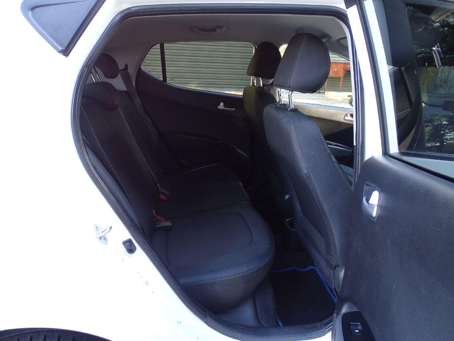 Used Hyundai i10 2018 for sale - 76108857: Photo 16