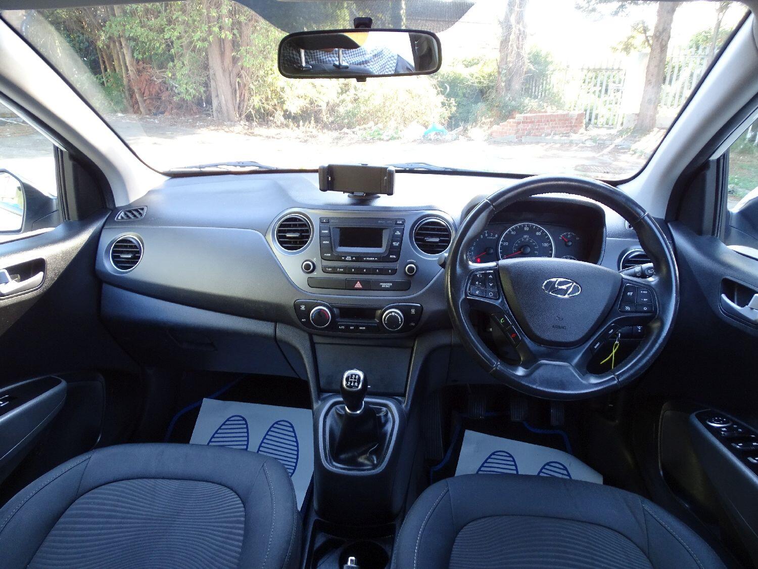 Used Hyundai i10 2018 for sale - 76108857: Photo 17