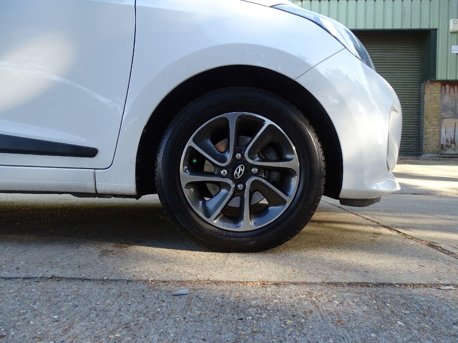 Used Hyundai i10 2018 for sale - 76108857: Photo 9