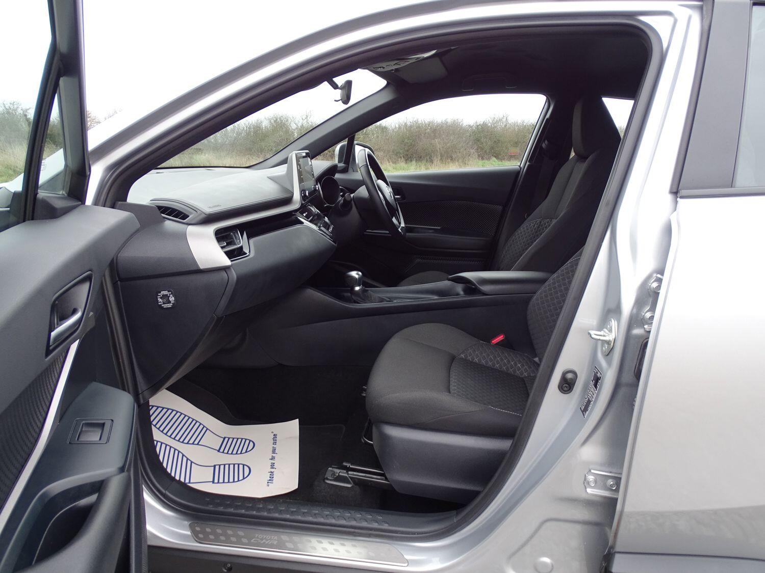 Used Toyota C-HR 2022 for sale - 76781764: Photo 15