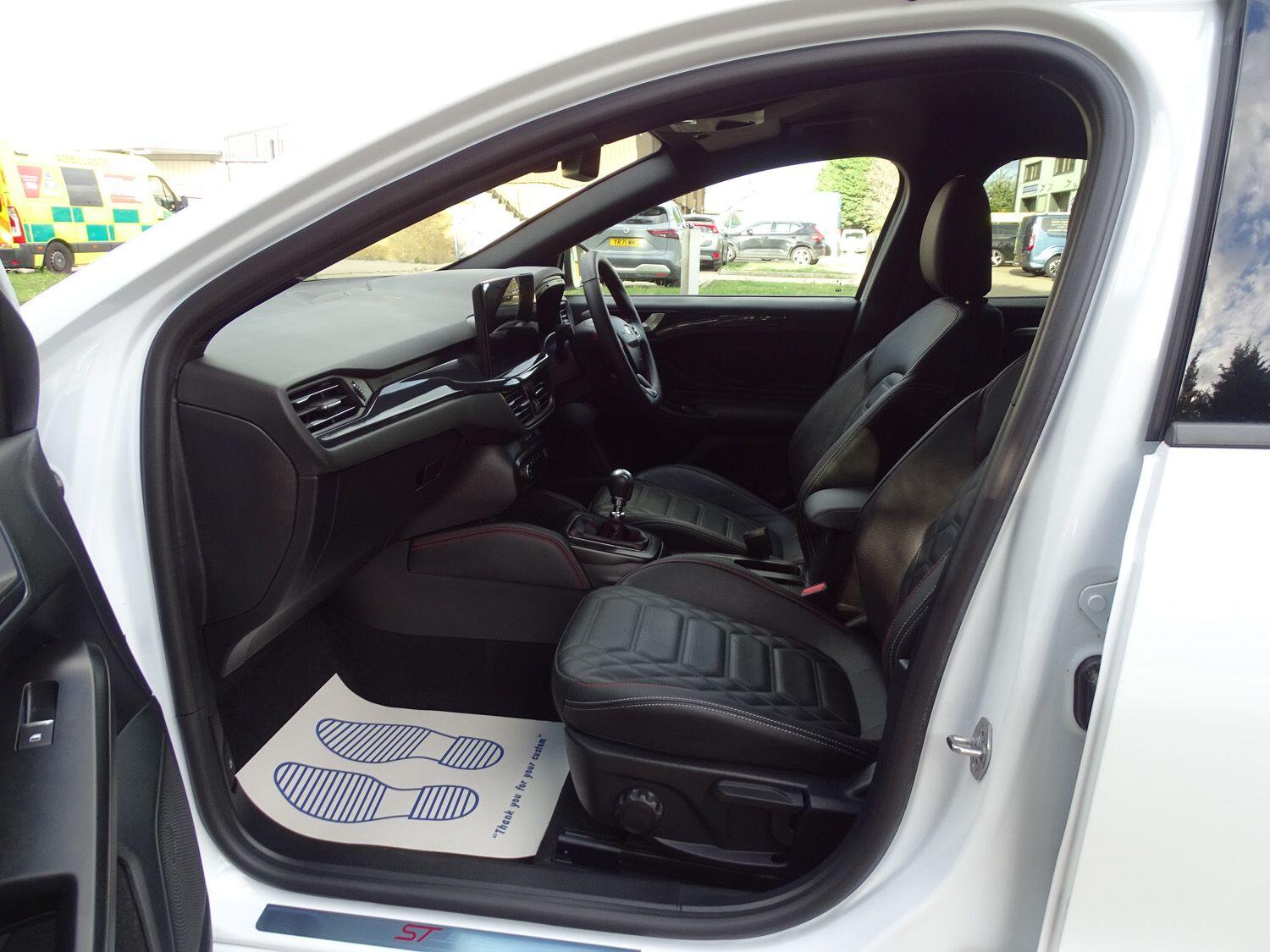 Used Ford Focus 2023 for sale - 76995228: Photo 19