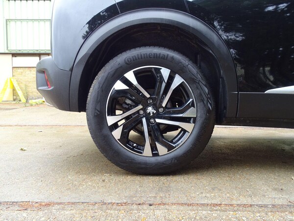 Used Peugeot 2008 2023 for sale - 76042035: Photo 10