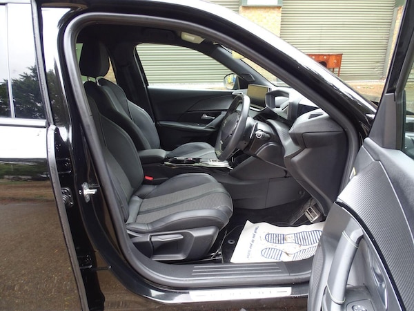 Used Peugeot 2008 2023 for sale - 76042035: Photo 18