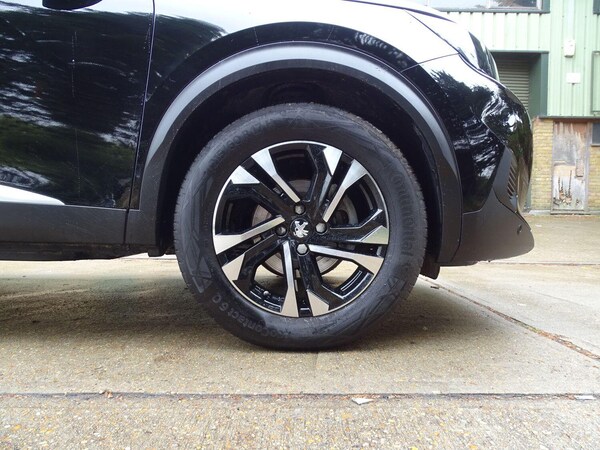 Used Peugeot 2008 2023 for sale - 76042035: Photo 9