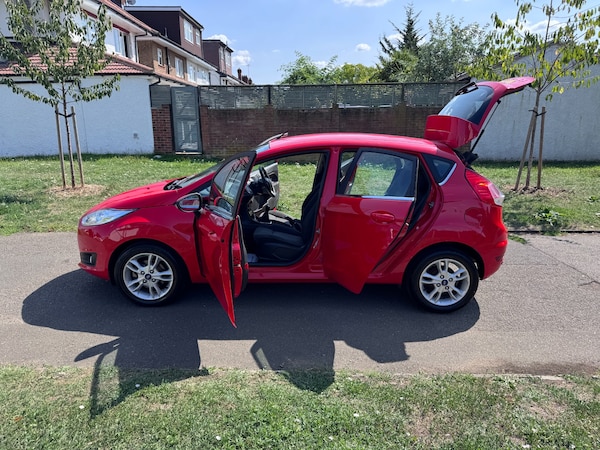 Used Ford Fiesta 2015 for sale - 75651548: Photo 30