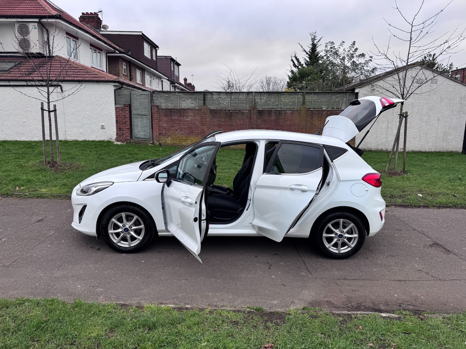 Used Ford Fiesta 2017 for sale - 77062319: Photo 32