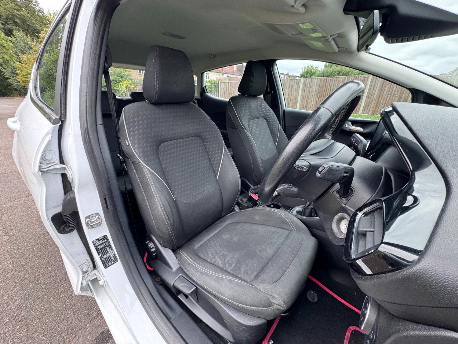 Used Ford Fiesta 2017 for sale - 76115407: Photo 37