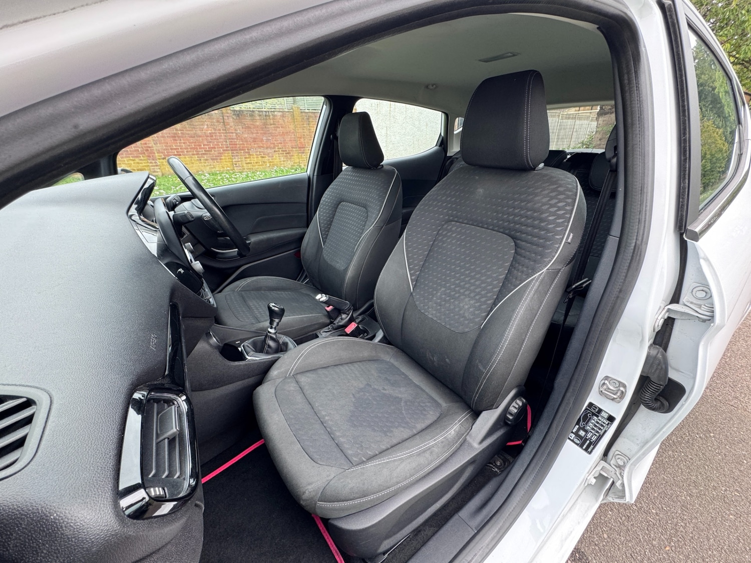 Used Ford Fiesta 2017 for sale - 76115407: Photo 38