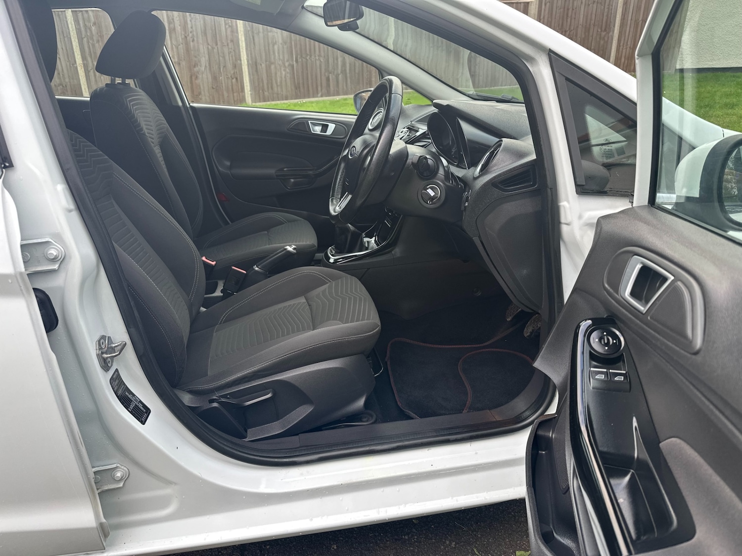 Used Ford Fiesta 2015 for sale - 76948555: Photo 37