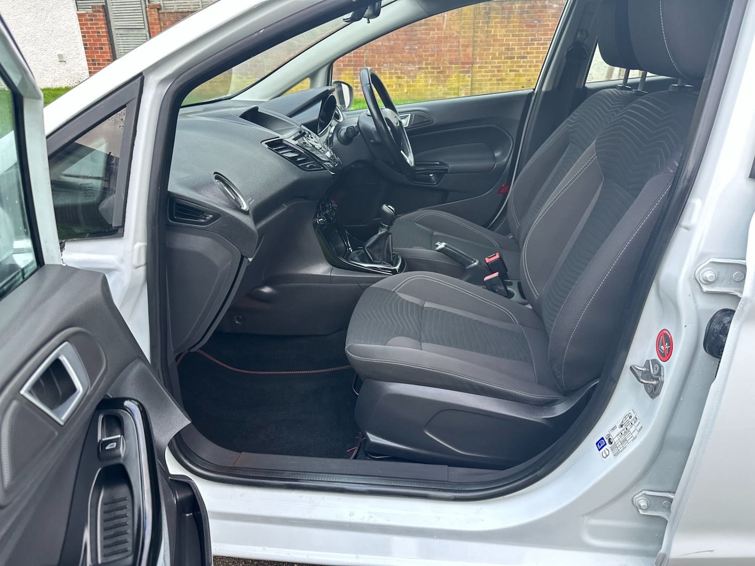 Used Ford Fiesta 2015 for sale - 76948555: Photo 41