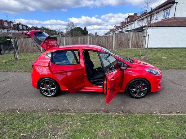 Used Ford Fiesta 2018 for sale - 74075293: Photo 44