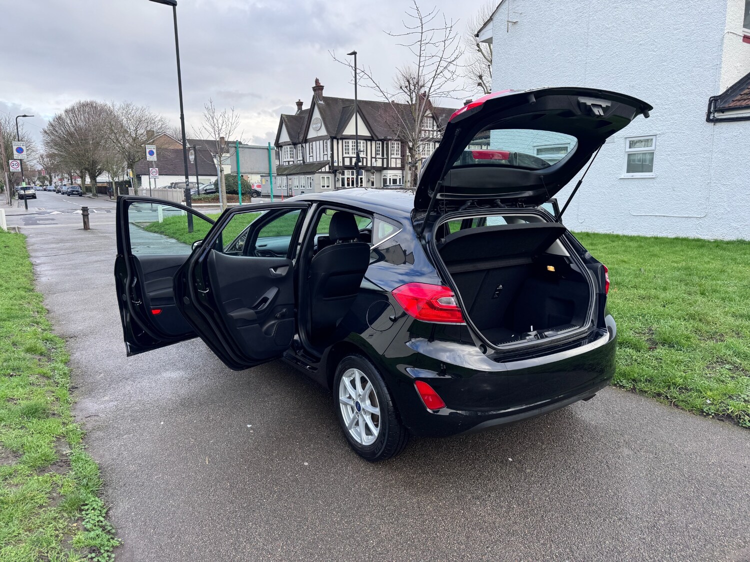 Used Ford Fiesta 2018 for sale - 77789672: Photo 32