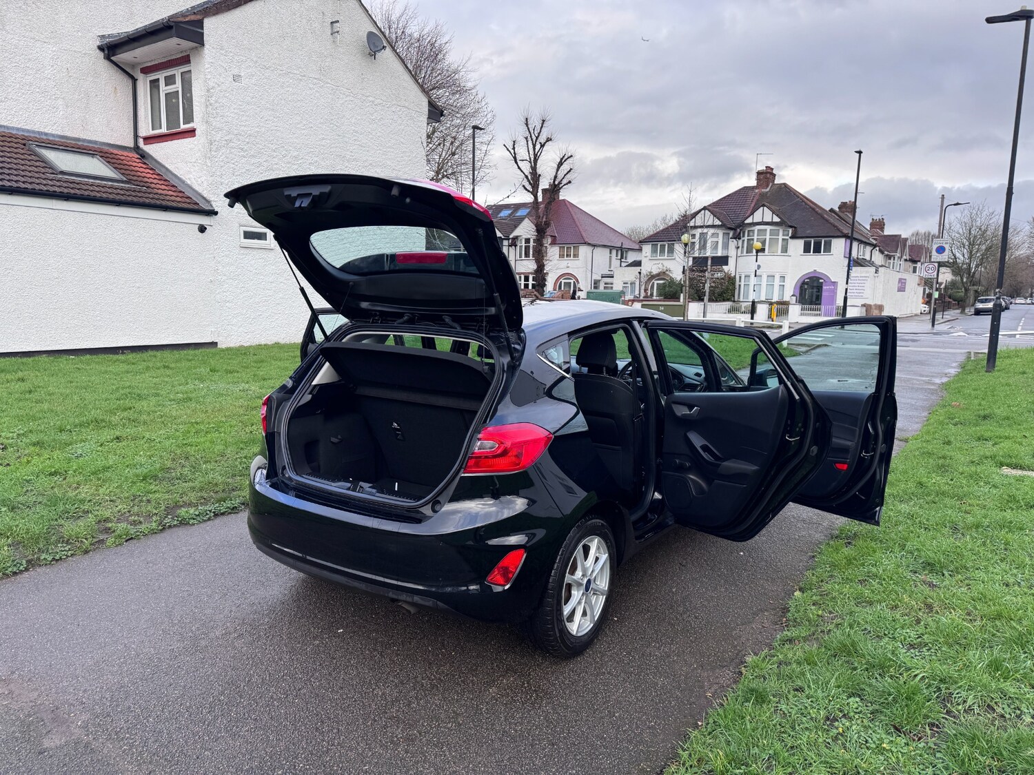 Used Ford Fiesta 2018 for sale - 77789672: Photo 34