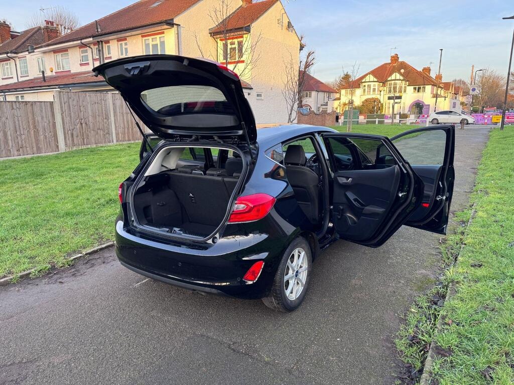 Used Ford Fiesta 2017 for sale - 76935732: Photo 11