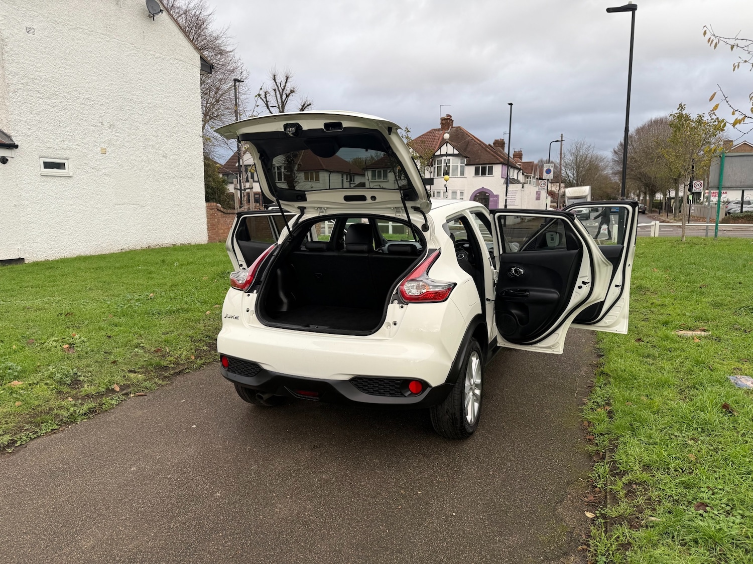Used Nissan Juke 2017 for sale - 76750209: Photo 27