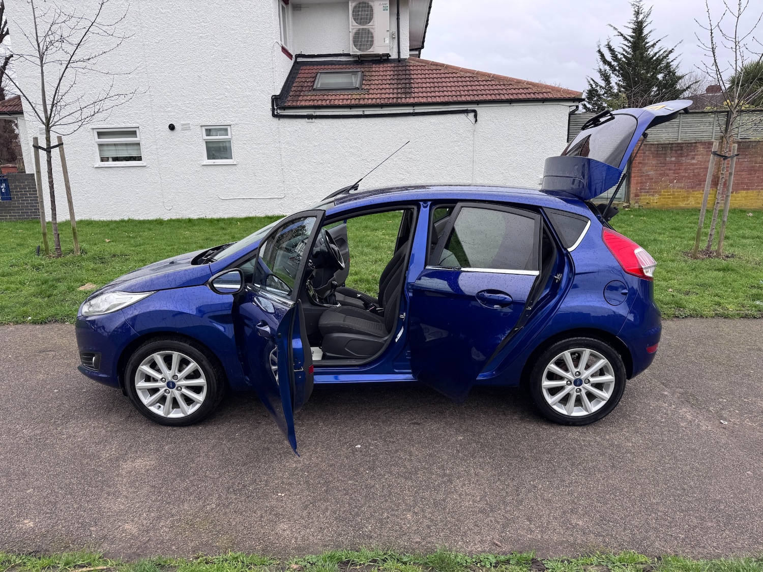 Used Ford Fiesta 2017 for sale - 77622221: Photo 32
