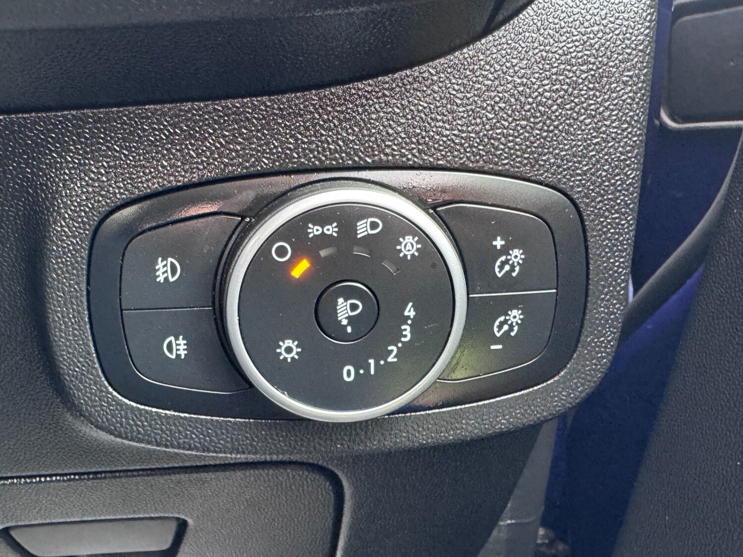 Used Ford Fiesta 2017 for sale - 77790032: Photo 40