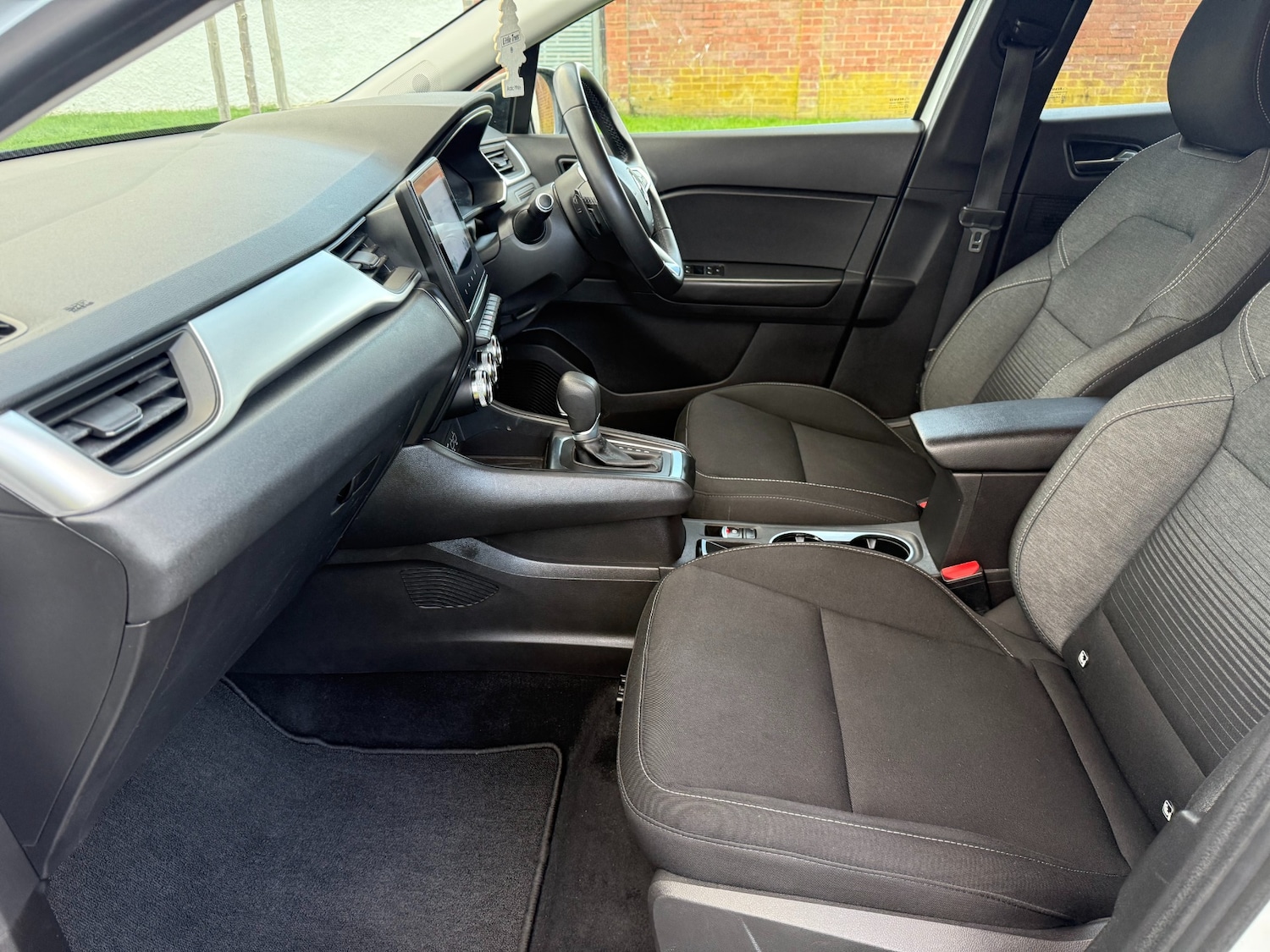 Used Renault Captur 2021 for sale - 76892596: Photo 19