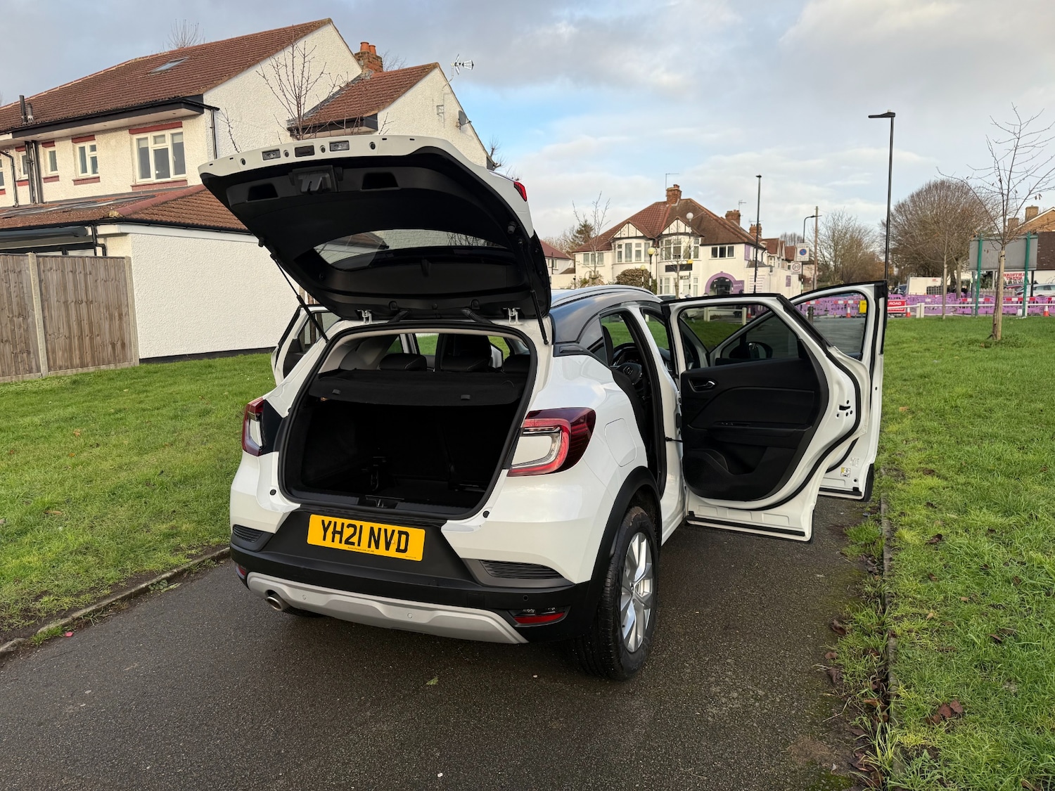 Used Renault Captur 2021 for sale - 76892596: Photo 27