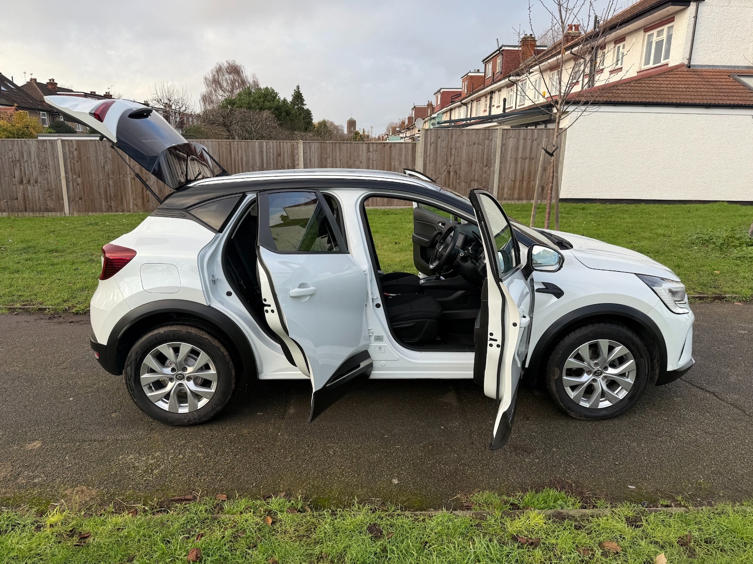 Used Renault Captur 2021 for sale - 76892596: Photo 30