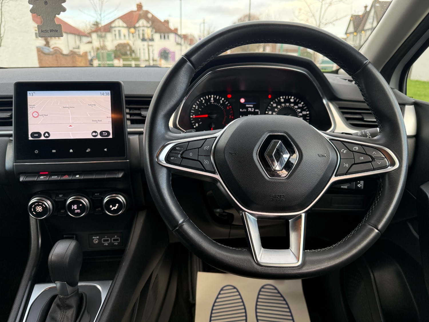 Used Renault Captur 2021 for sale - 76892596: Photo 32