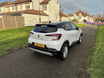 Used Renault Captur 2021 for sale - 76892596: Photo