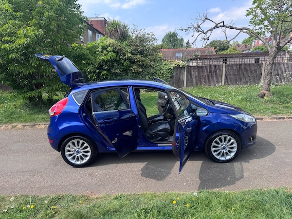 Used Ford Fiesta 2014 for sale - 75306041: Photo 21