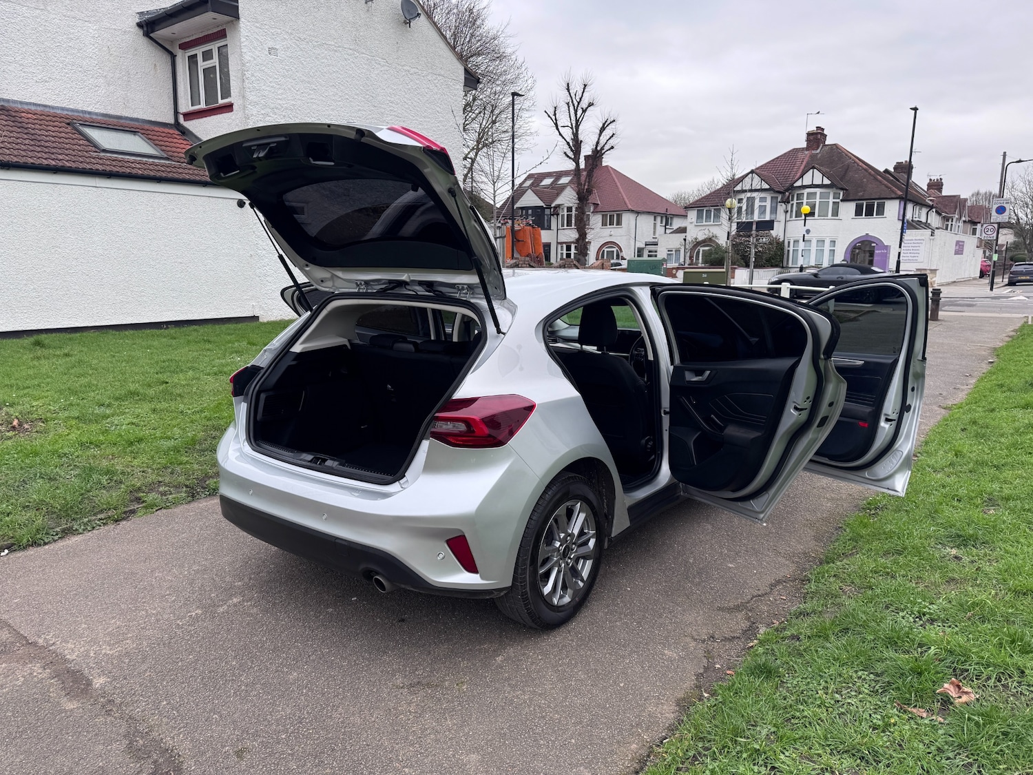 Used Ford Focus 2023 for sale - 77622104: Photo 49