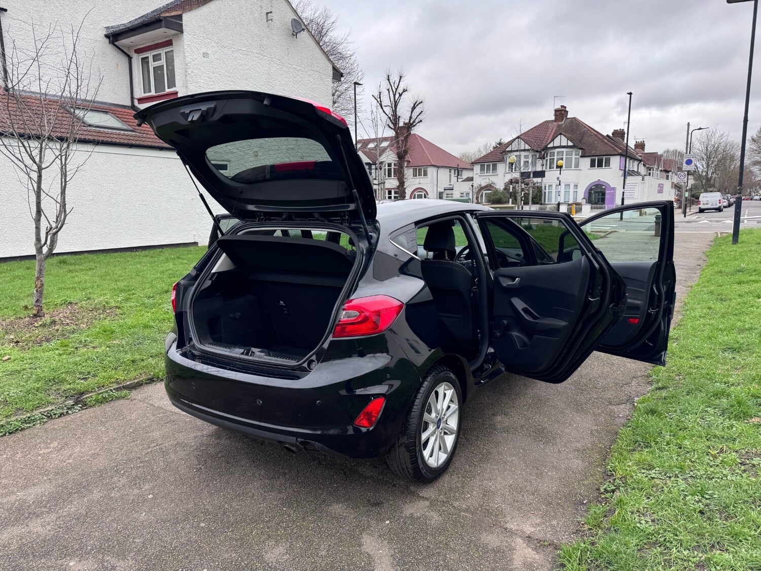 Used Ford Fiesta 2017 for sale - 77732597: Photo 44