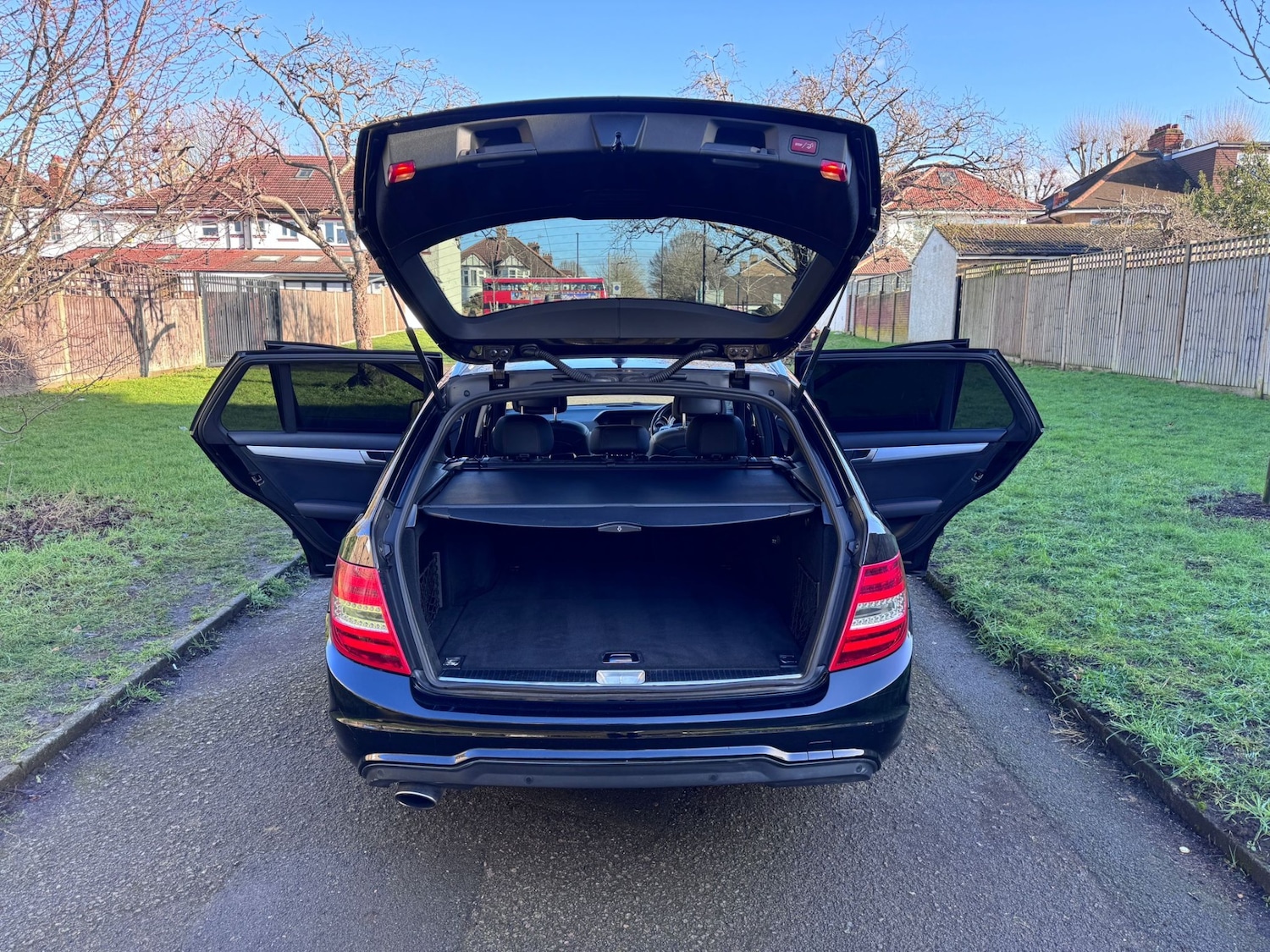 Used Mercedes-Benz C Class 2012 for sale - 77298701: Photo 33