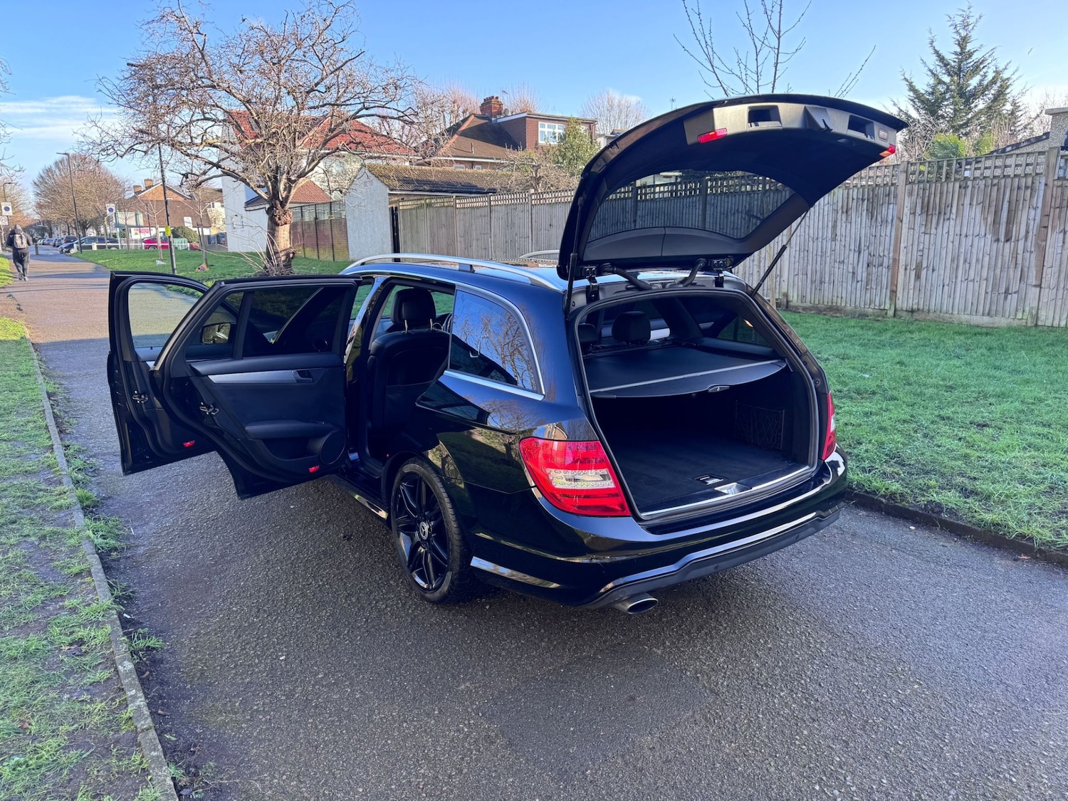 Used Mercedes-Benz C Class 2012 for sale - 77298701: Photo 34