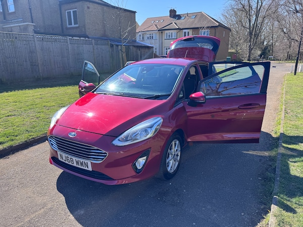 Used Ford Fiesta 2018 for sale - 74072865: Photo 44