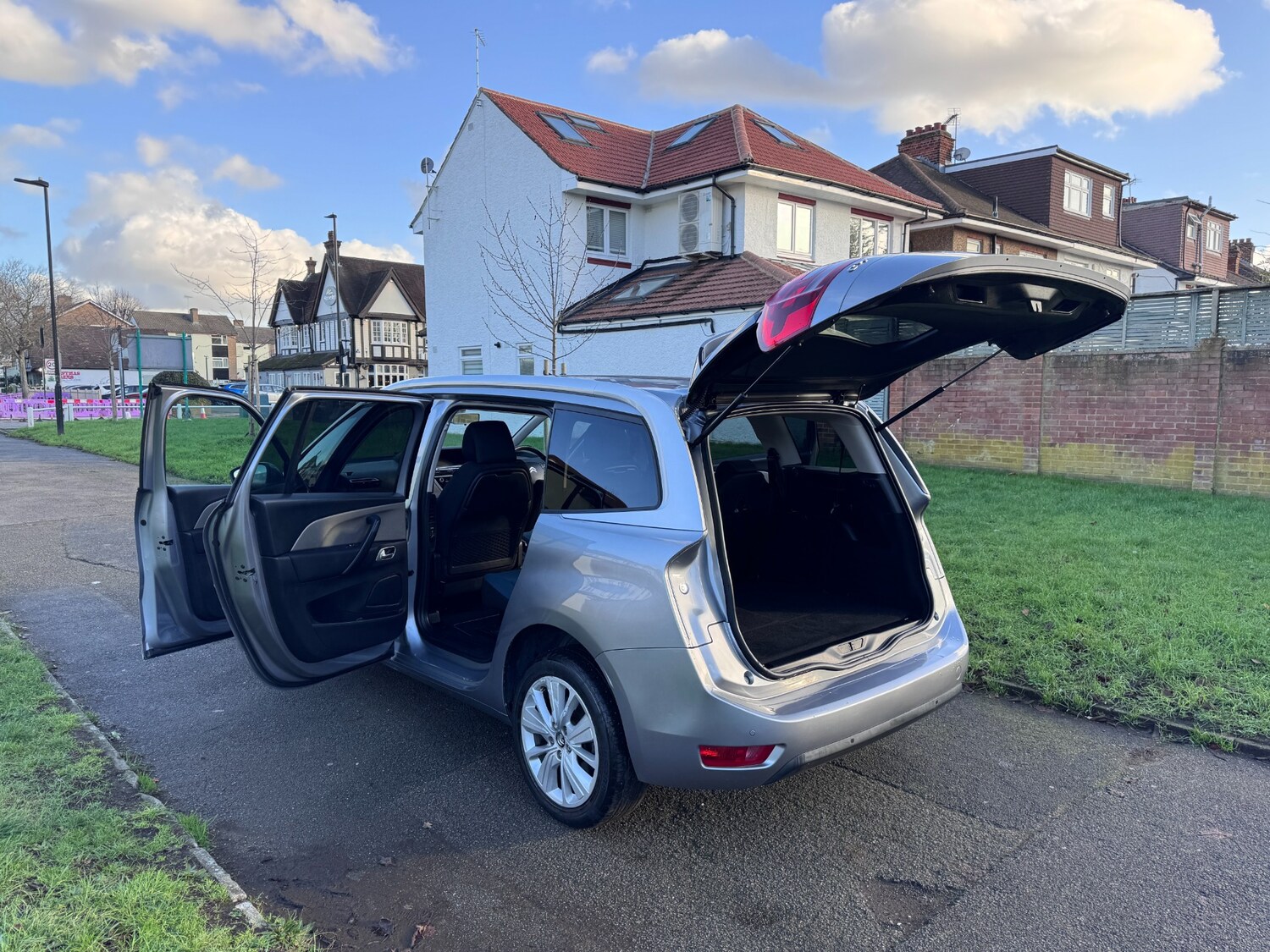 Used Citroen C4 Grand Picasso 2018 for sale - 76894941: Photo 35