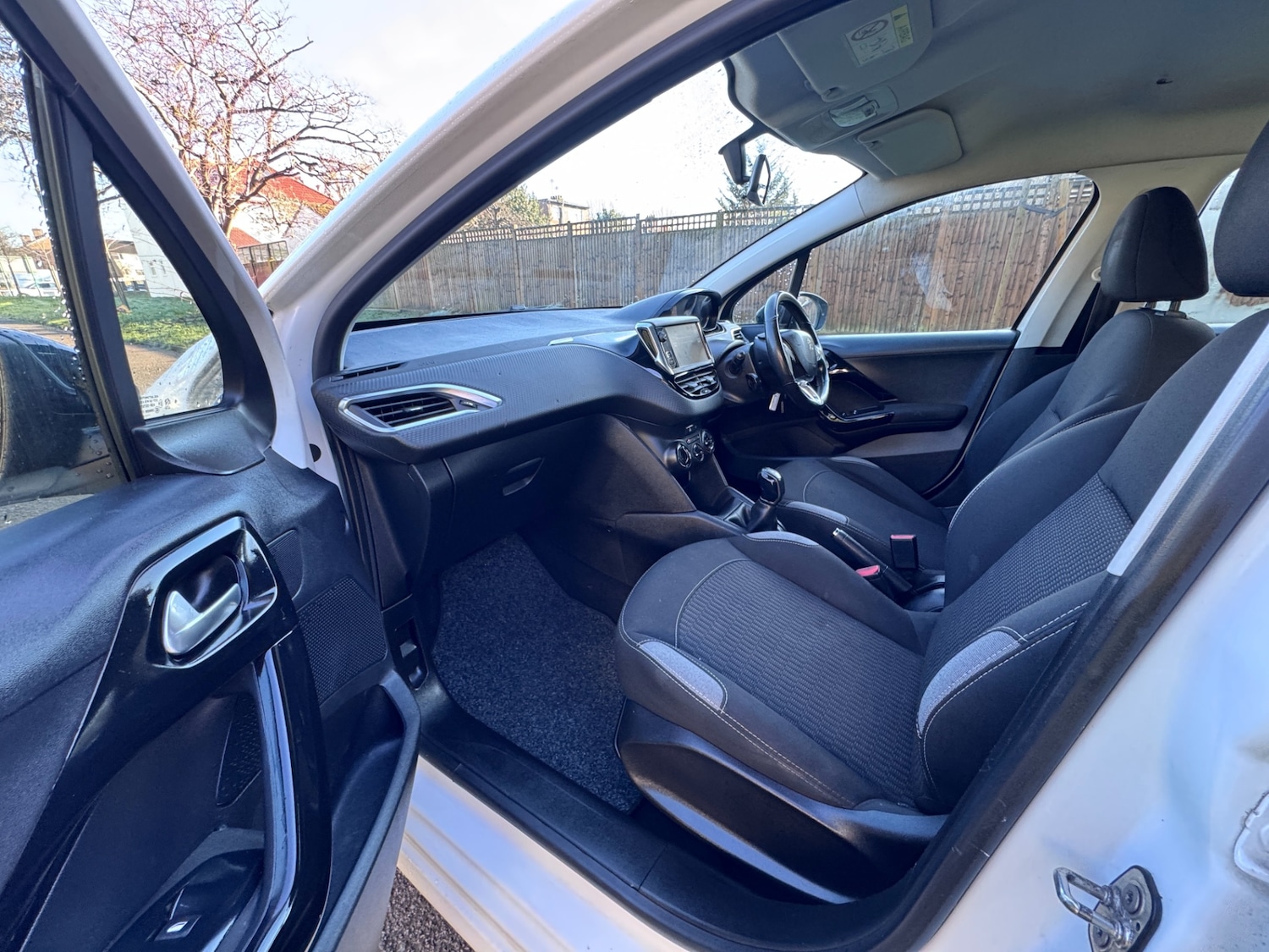 Used Peugeot 208 2016 for sale - 77196730: Photo 15