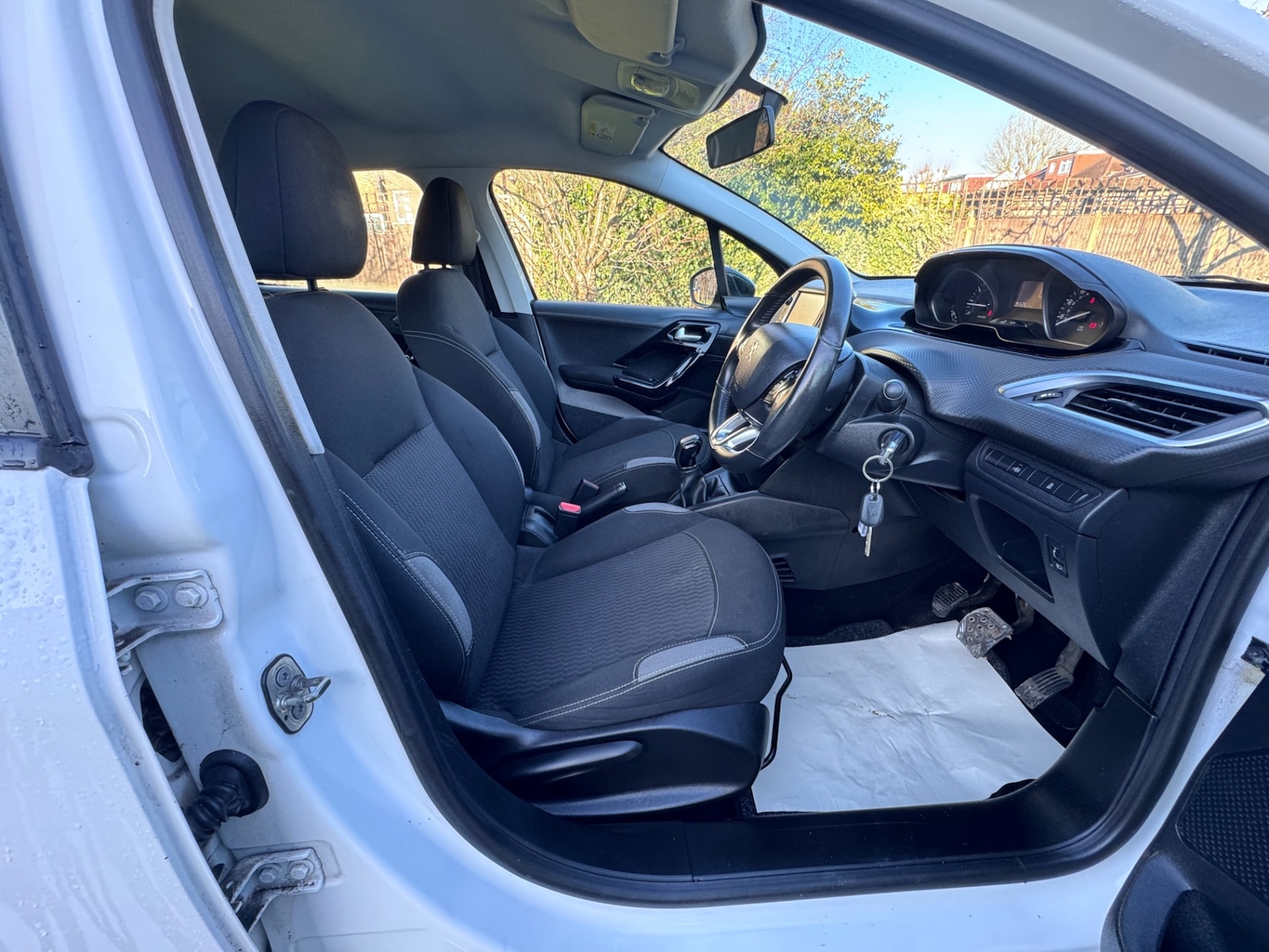 Used Peugeot 208 2016 for sale - 77196730: Photo 16