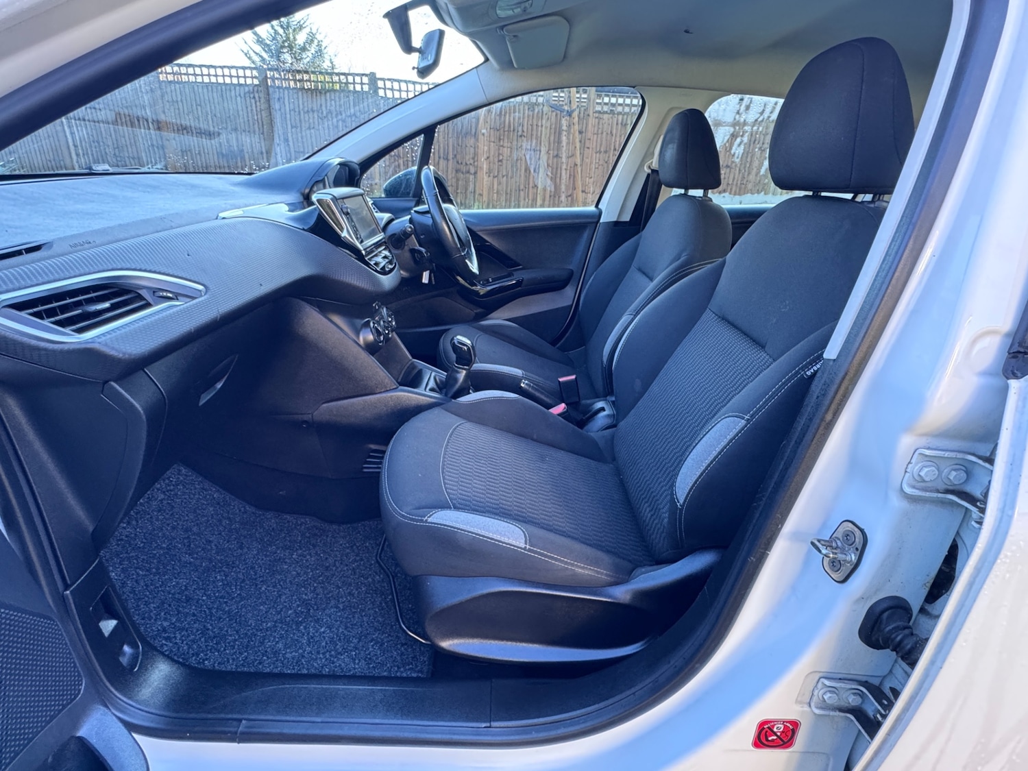 Used Peugeot 208 2016 for sale - 77196730: Photo 17