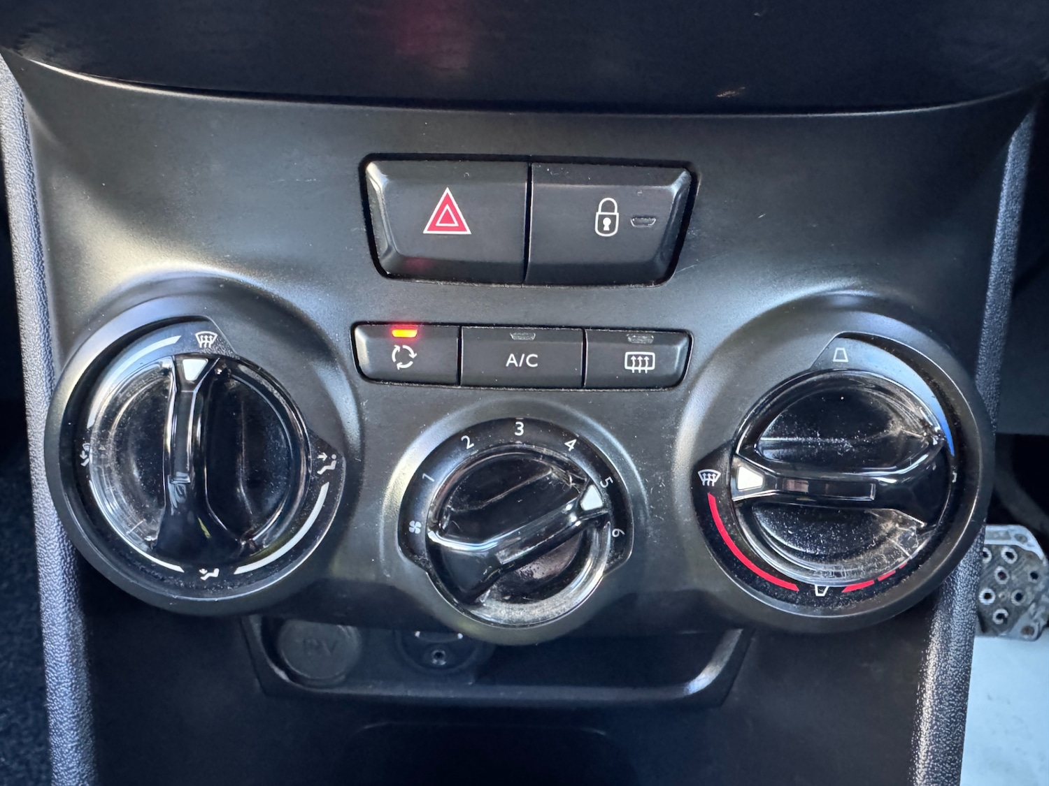 Used Peugeot 208 2016 for sale - 77196730: Photo 37