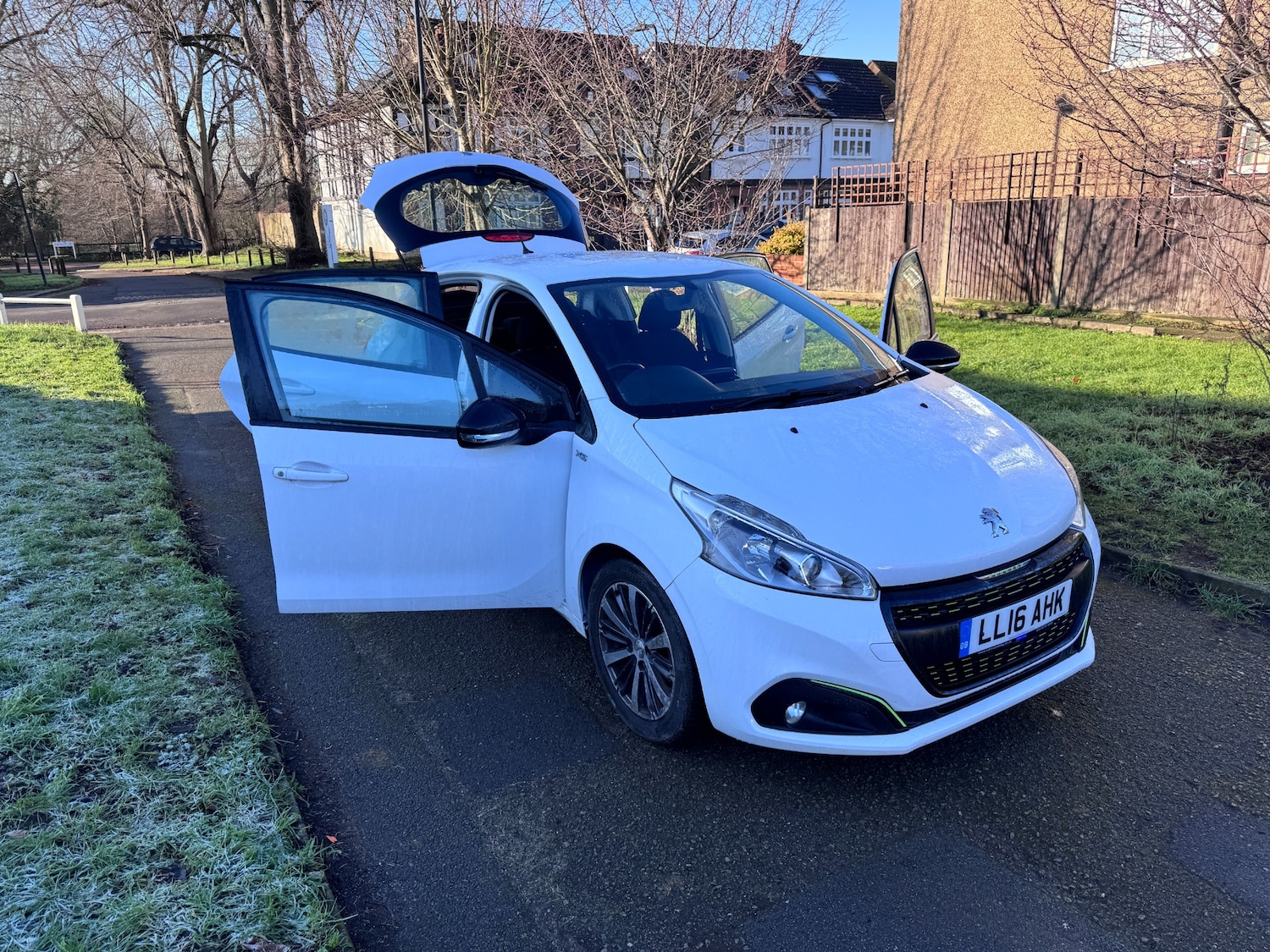Used Peugeot 208 2016 for sale - 77196730: Photo 42